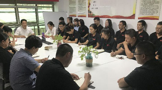 德瑞克儀器2019年第三季度大會報道，外貿(mào)銷售部領(lǐng)取5000元獎金！